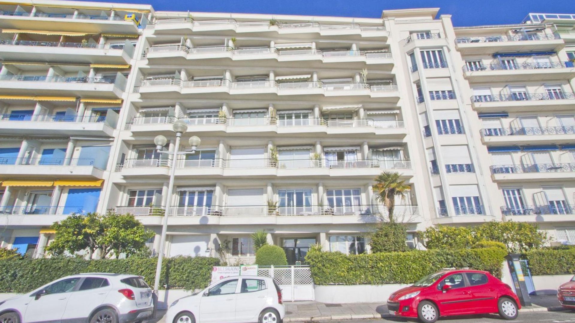 Seaside Escape With Terrace - Nice