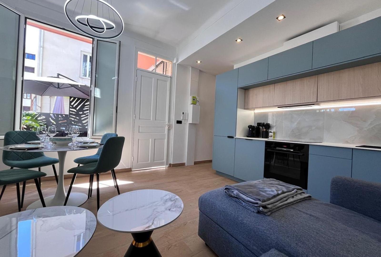 Terrasse 4 A 6 Personnes De Gamme Port, Riquier Apartment