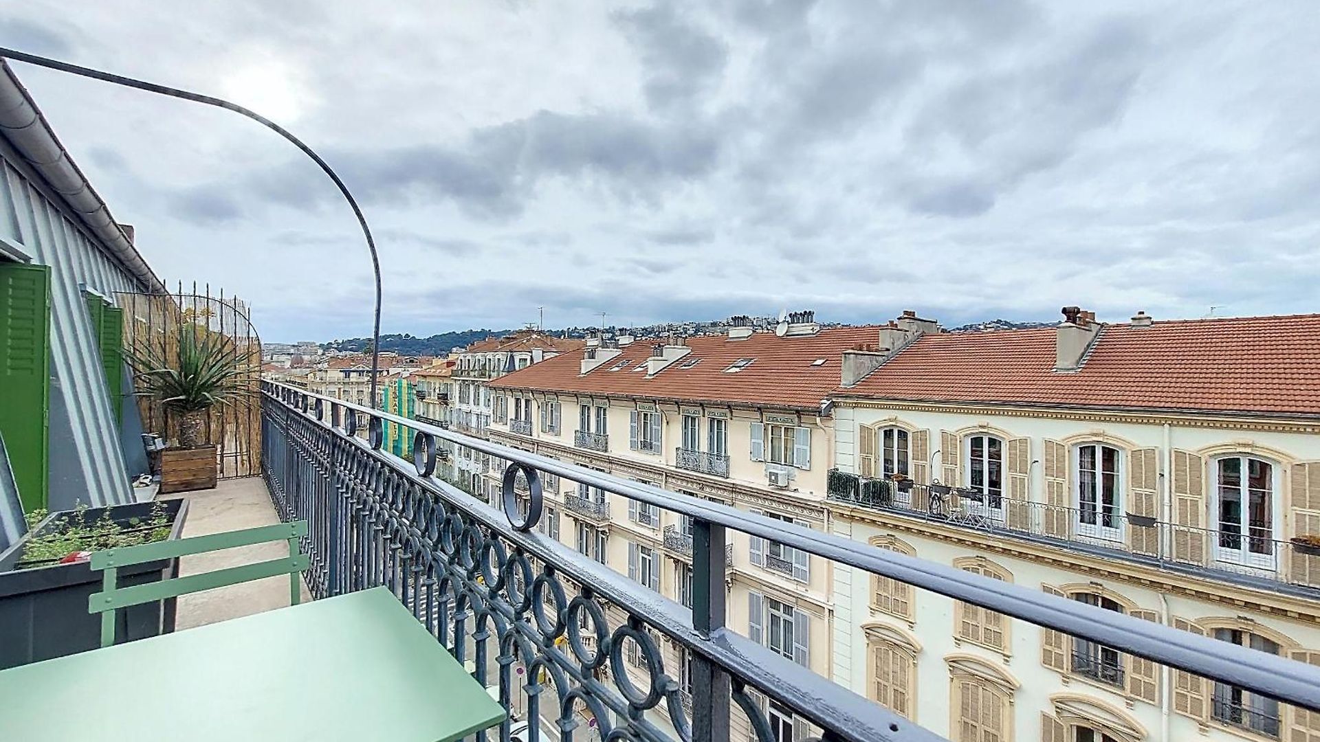 S10 Staywizus - Duplex 3 Bdr Ac Wifi Balcony 10 Mins *