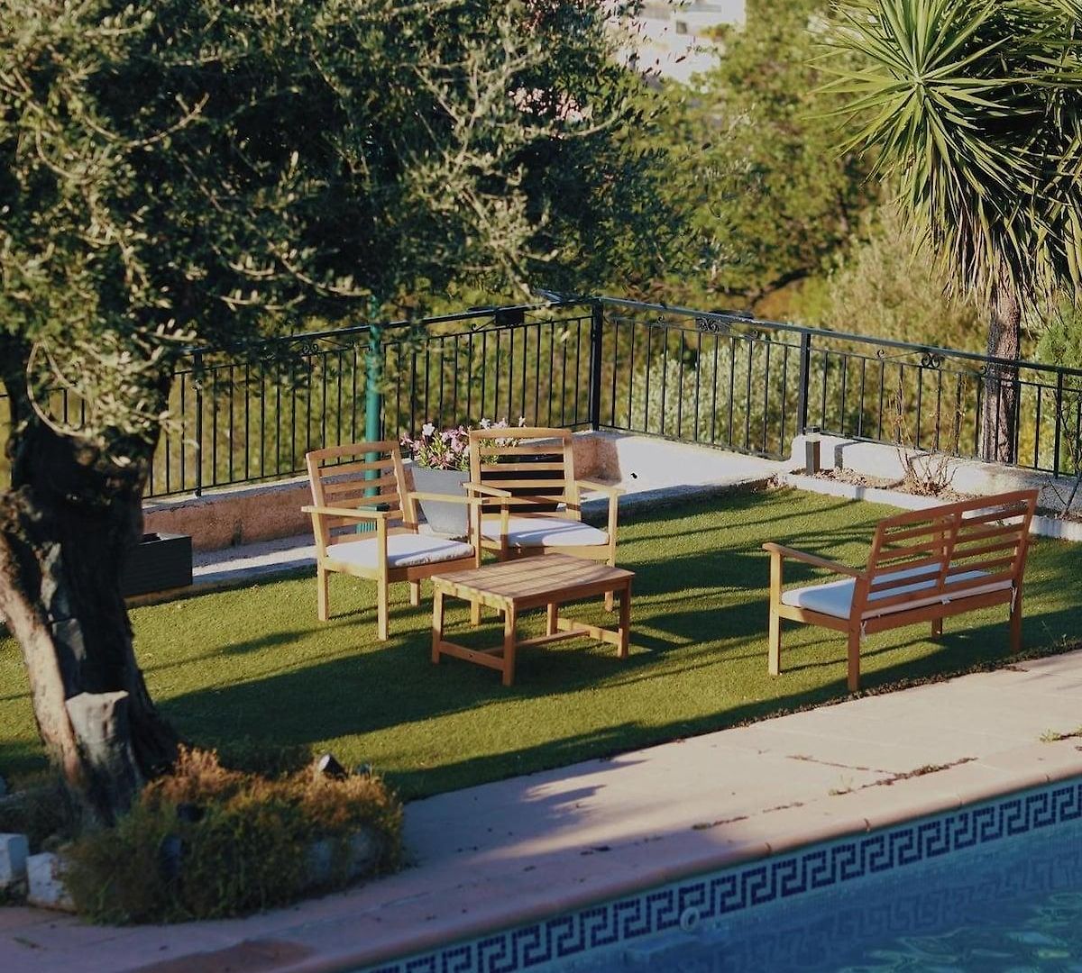 With Pool And Mountain View Apartment *