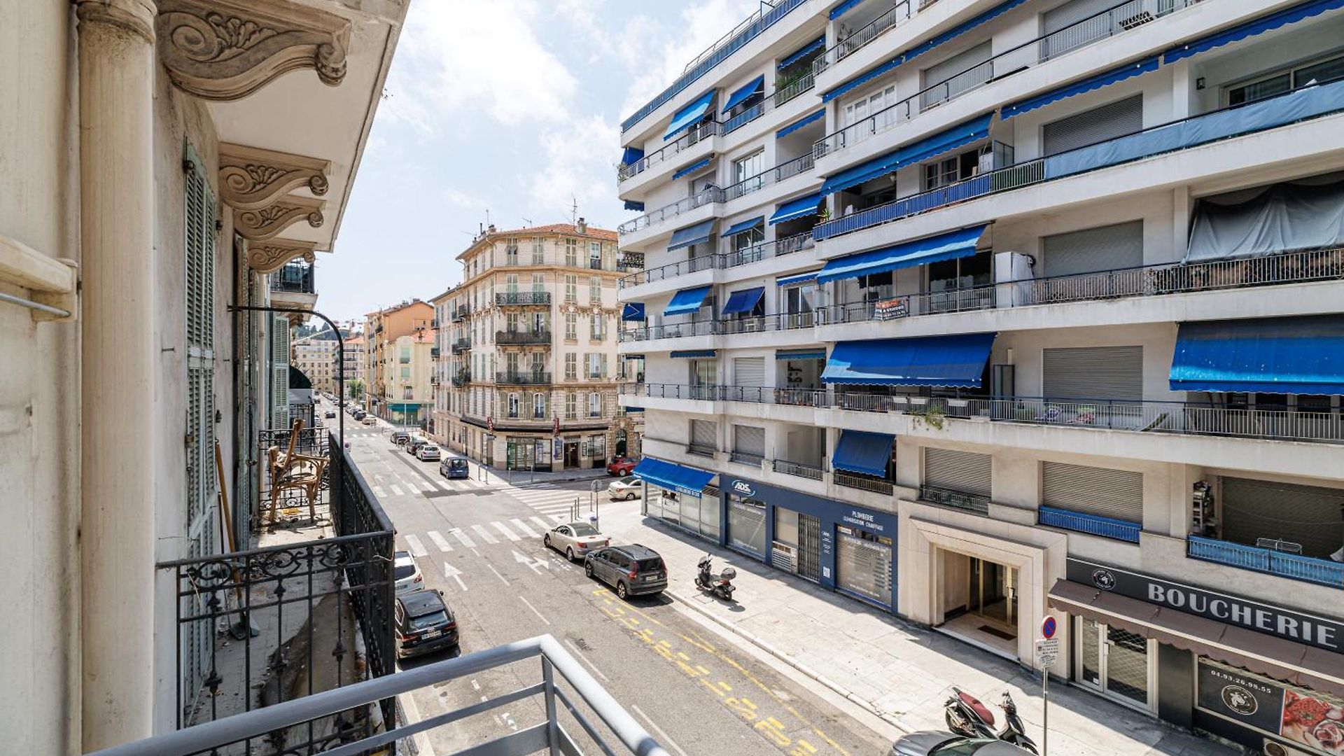 Fully Renovated 2-bedroom Apartment *