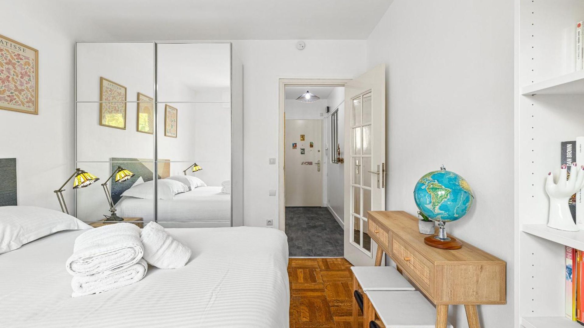 Comfortable & Bright 2 Bedroom Apartment