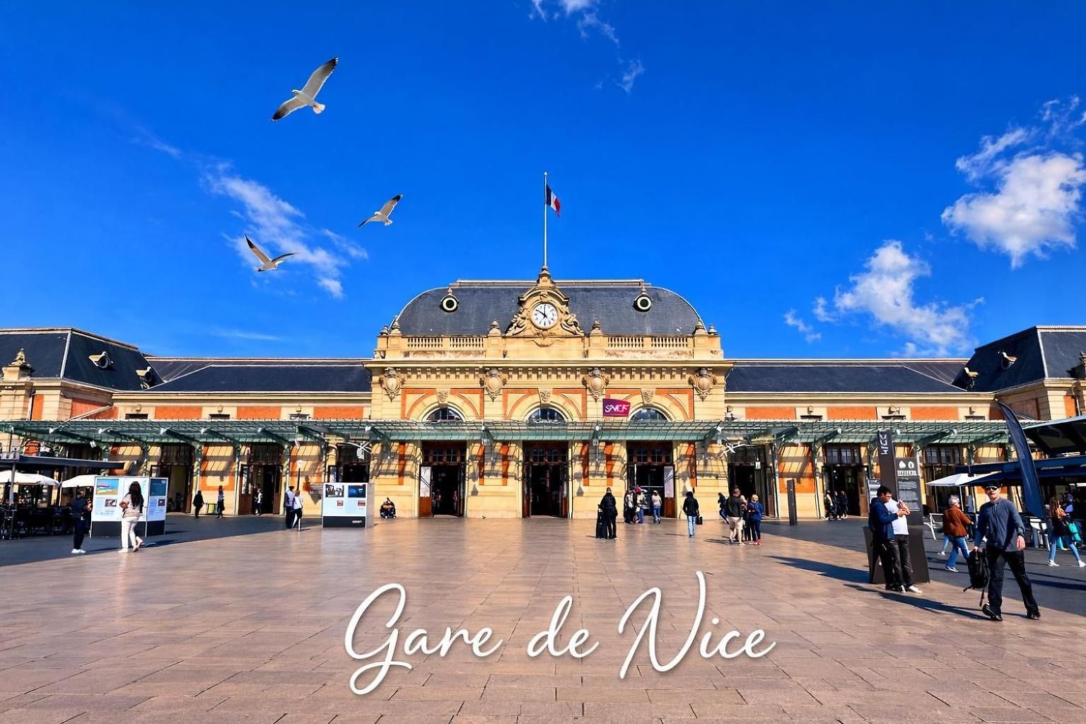 White Palace - 1 Min - Carre D'or - Promenade