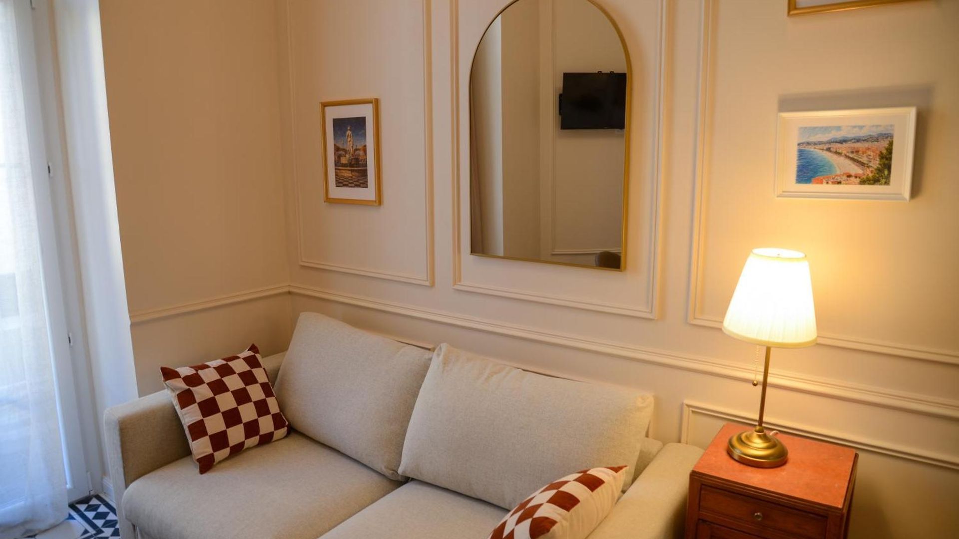 Chic Parisian Apartment Nice