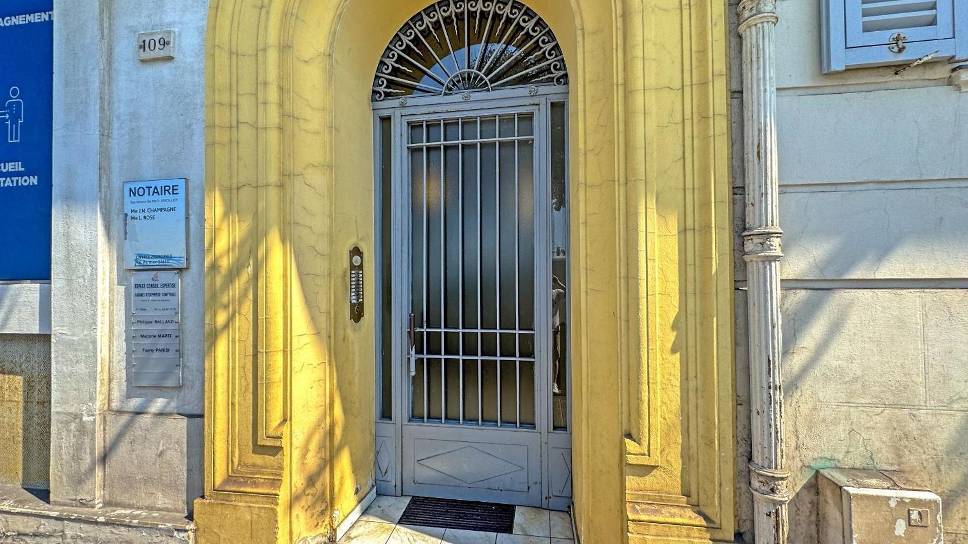 Elegant Seafront Loft Old Town Apartment *