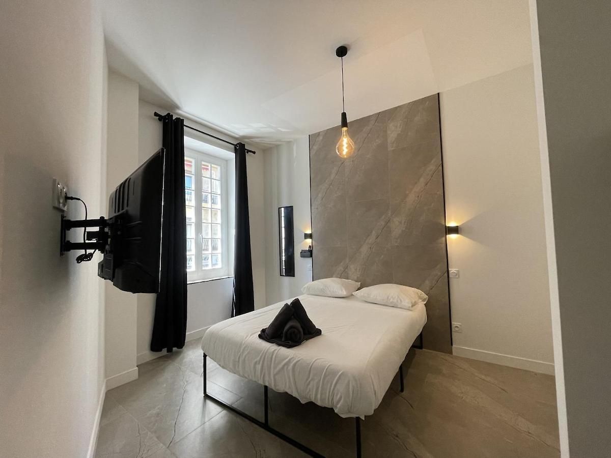 Joli Appartement Avec Jardin, 2 Chambres, Centre Ville De Nice Apartment