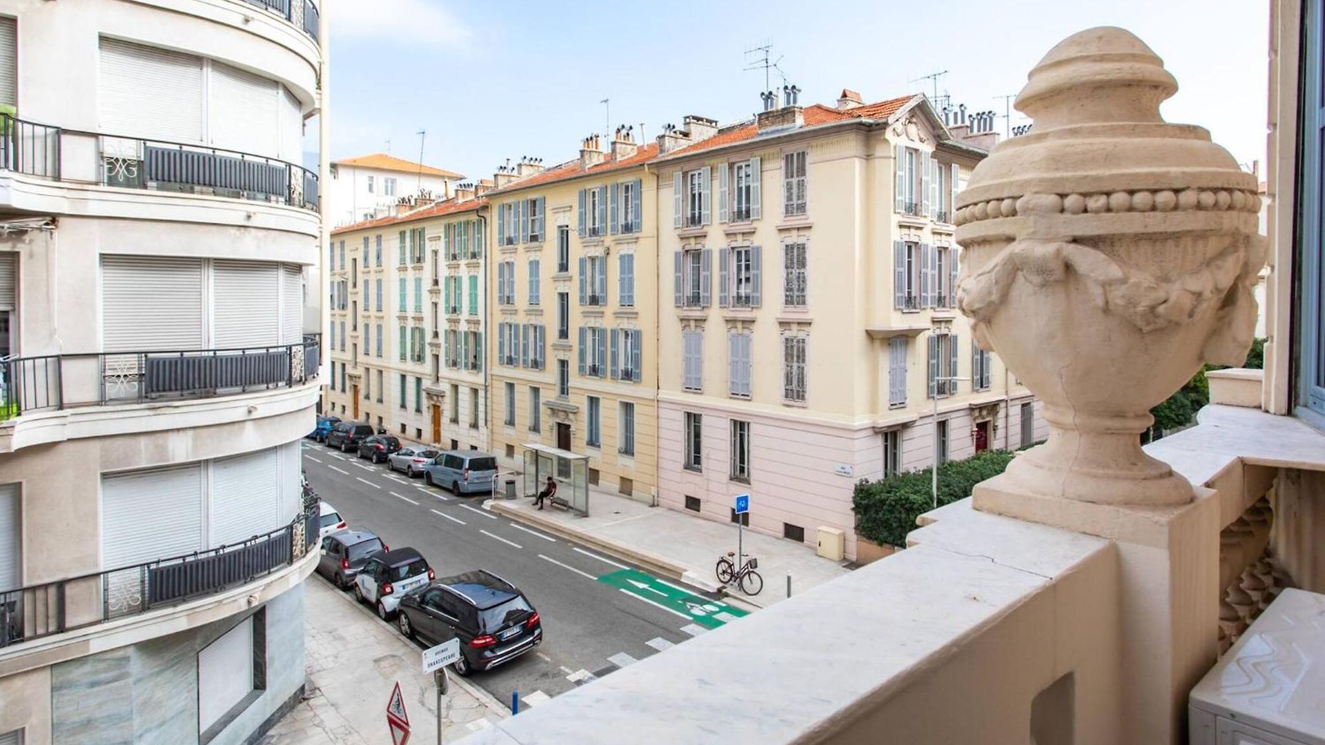 L23 Staywizus - 1 Bdr Shakespeare 2 Balconies - Clim & Wifi * Nice