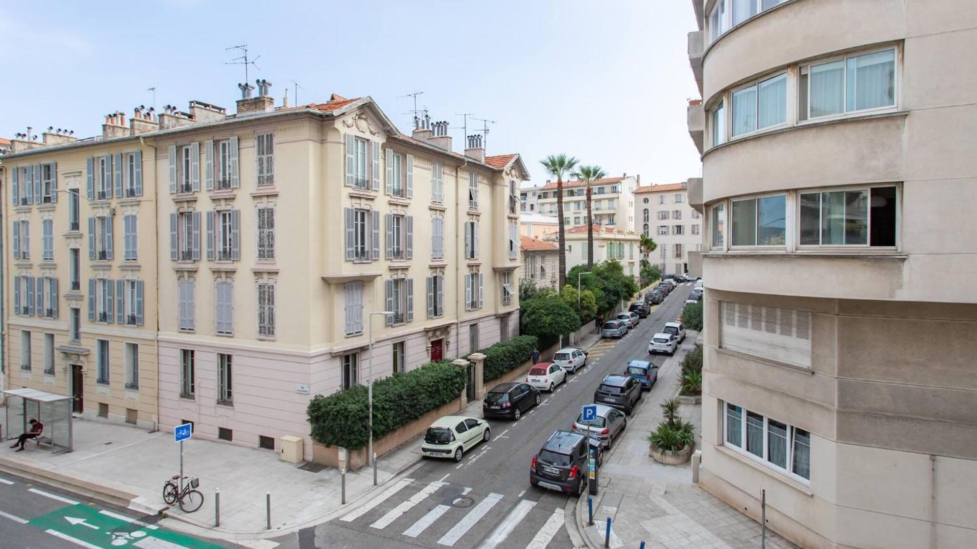 L23 Staywizus - 1 Bdr Shakespeare 2 Balconies - Clim & Wifi Nice
