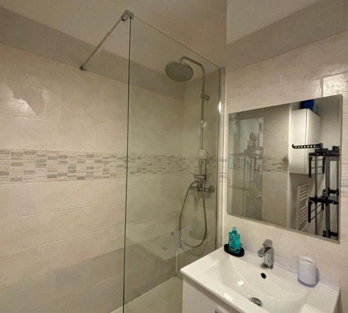 Sleeps 5 - Budget-friendly Flat - And Cozy *