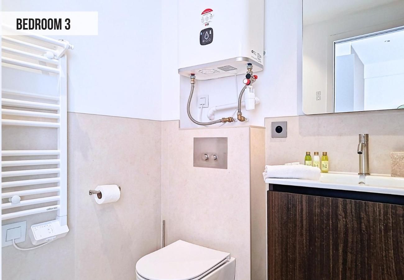 Nestor&jeeves - Julianna Rooftop - Jacuzzi - Sauna Apartment *