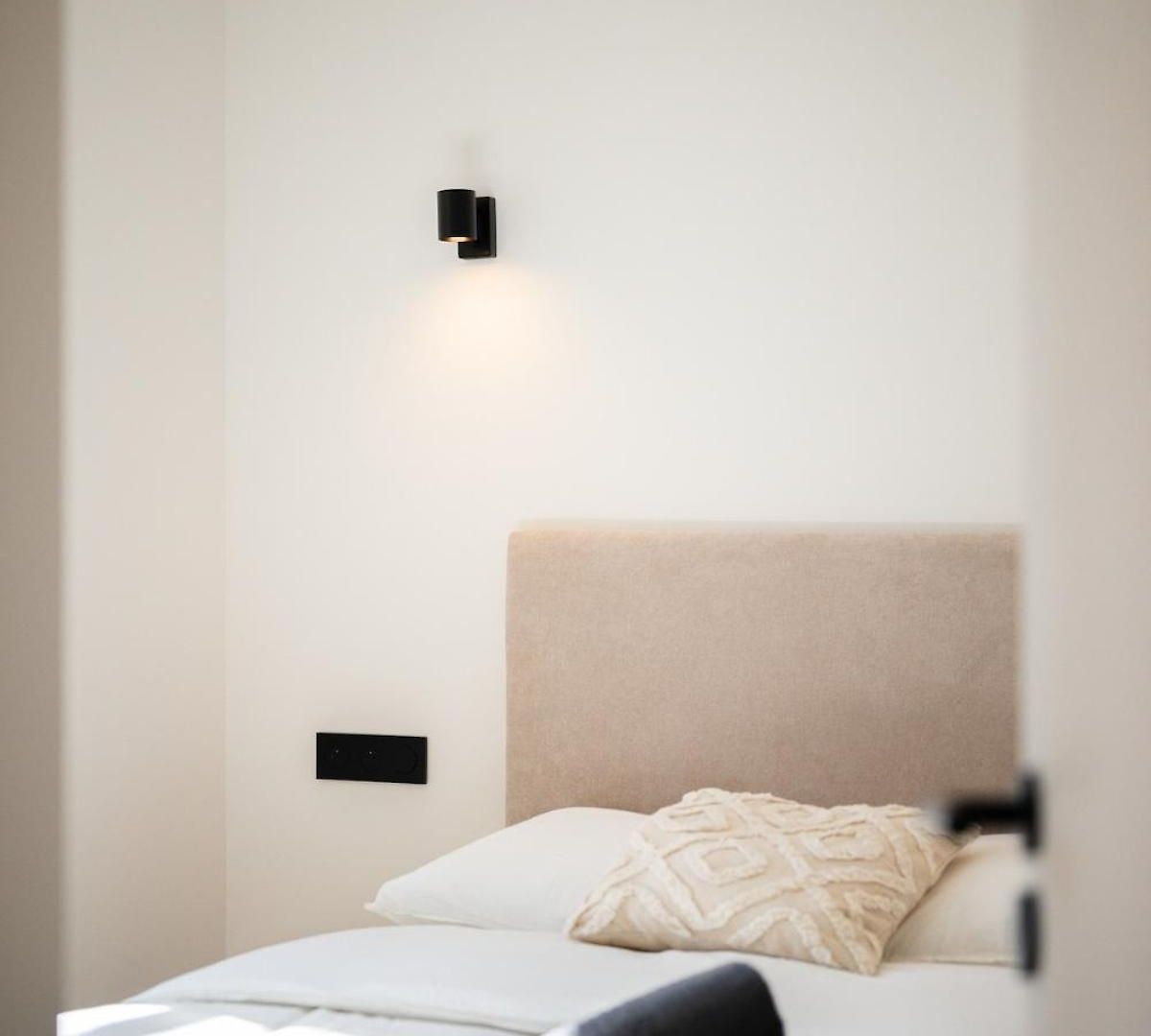2-bedroom - Sleeps 4 - Place Massena Apartment