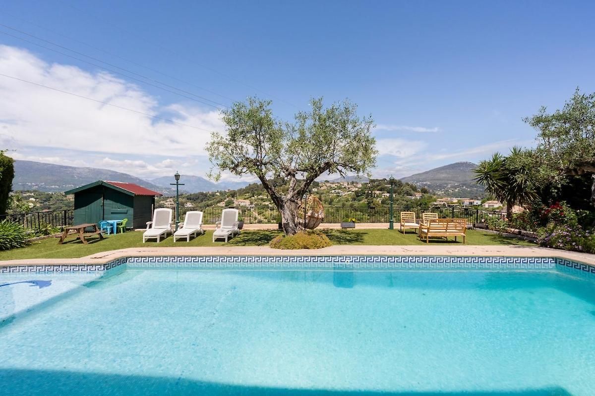 With Pool And Mountain View * Nice
