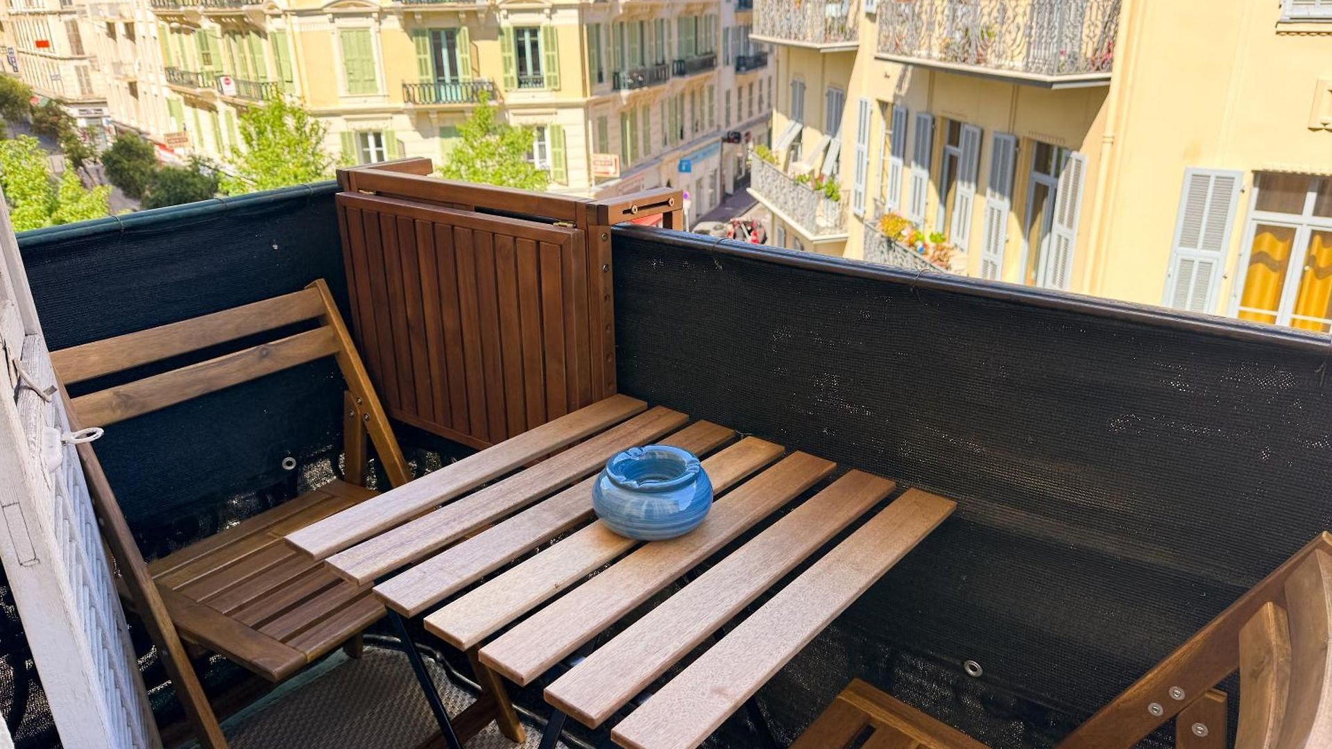 Chic Parisian Apartment *