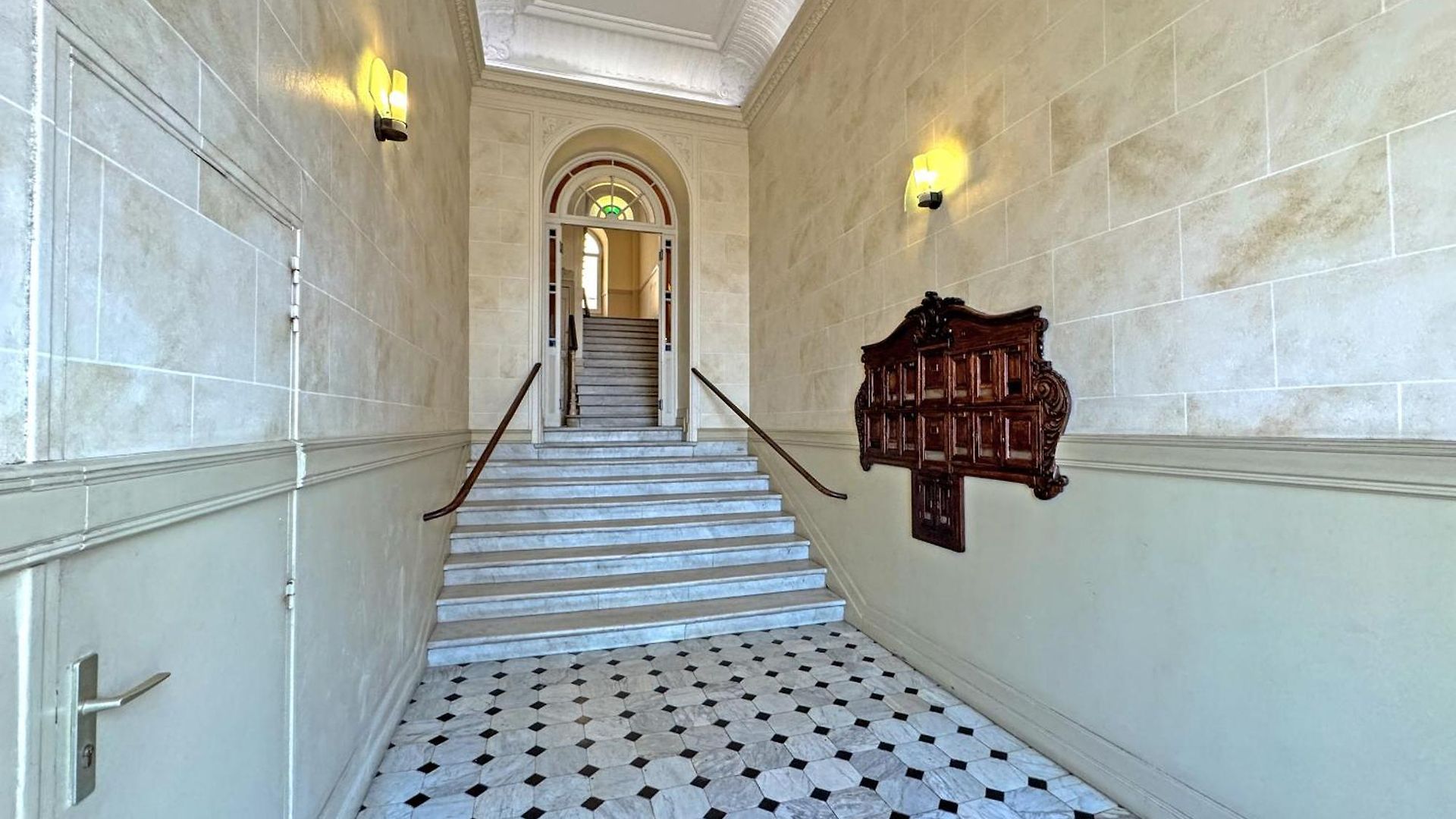 Elegant Seafront Loft Old Town *