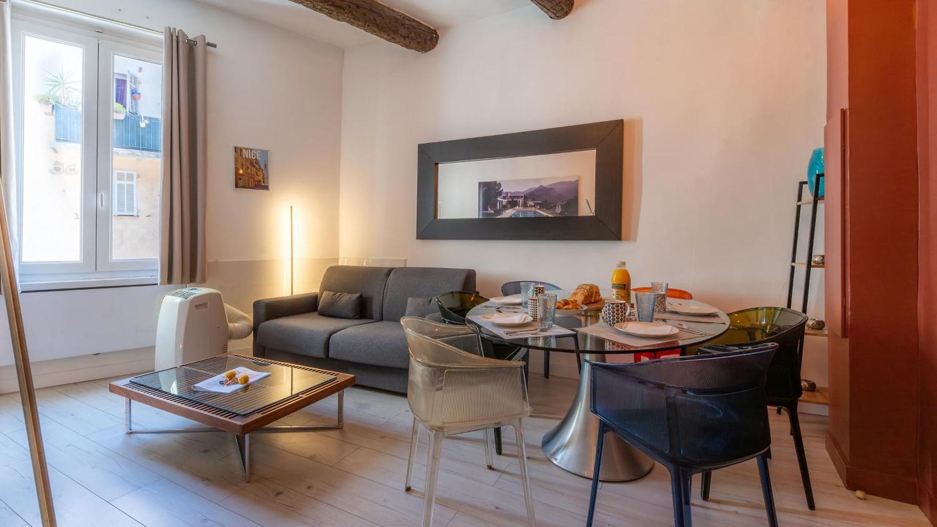 Apartment Old Town Nice, 2 Bedrooms & 2 Bathrooms,quiet, Ac For 4 People