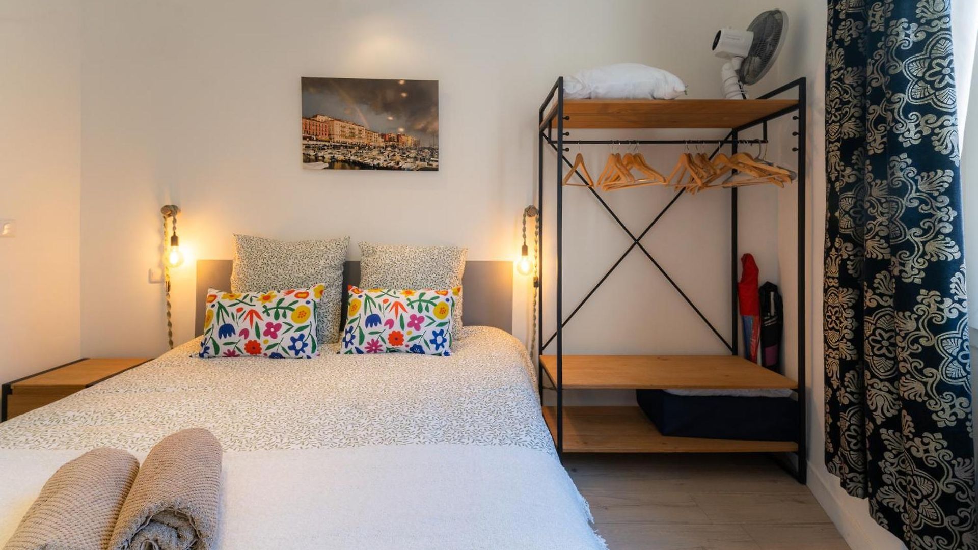 Old Town Nice, 2 Bedrooms & 2 Bathrooms,quiet, Ac For 4 People Apartment