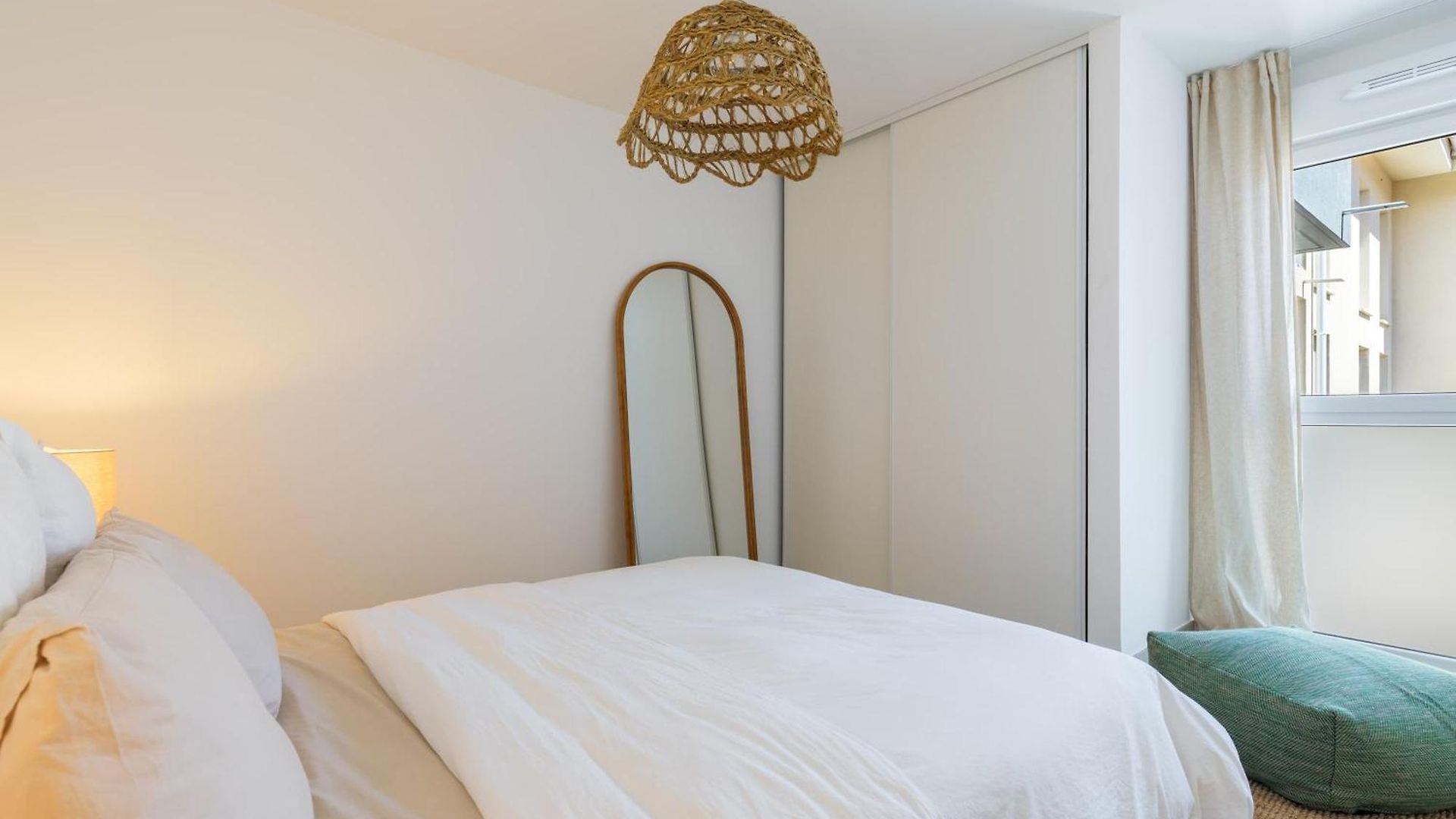 Spacious With Terrace And Parking Apartment Nice