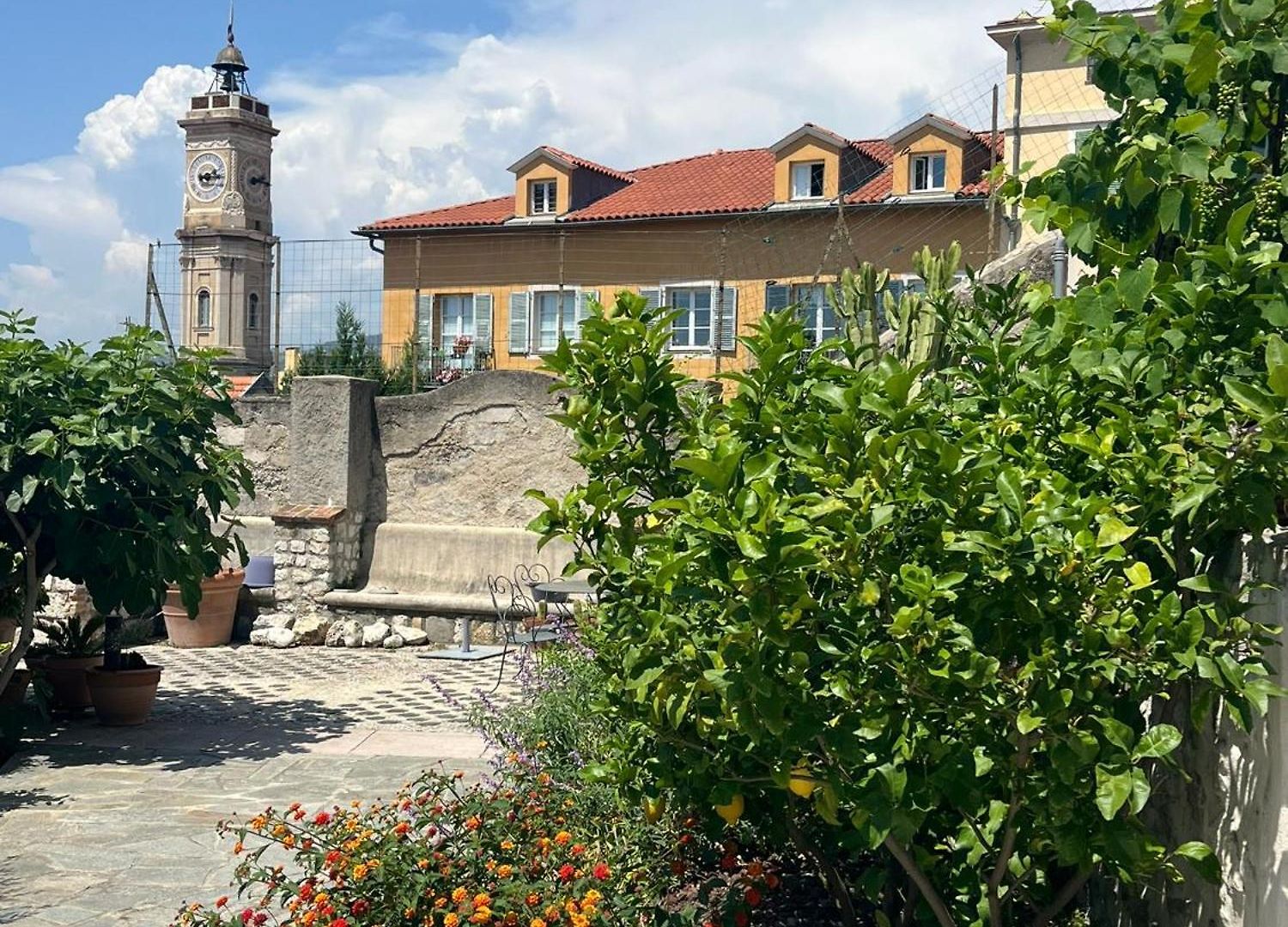 Unique Dans Le Vieux-nice! Avec Jardin Et Terrasse