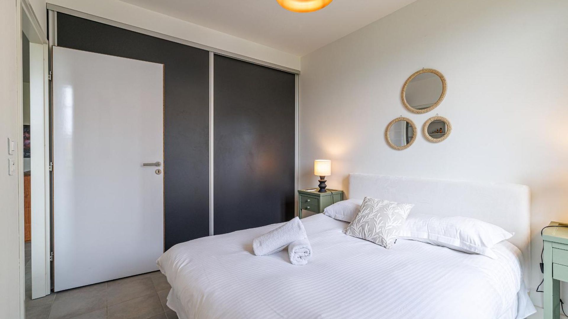 Charming 1 Bdr In The Center Nice