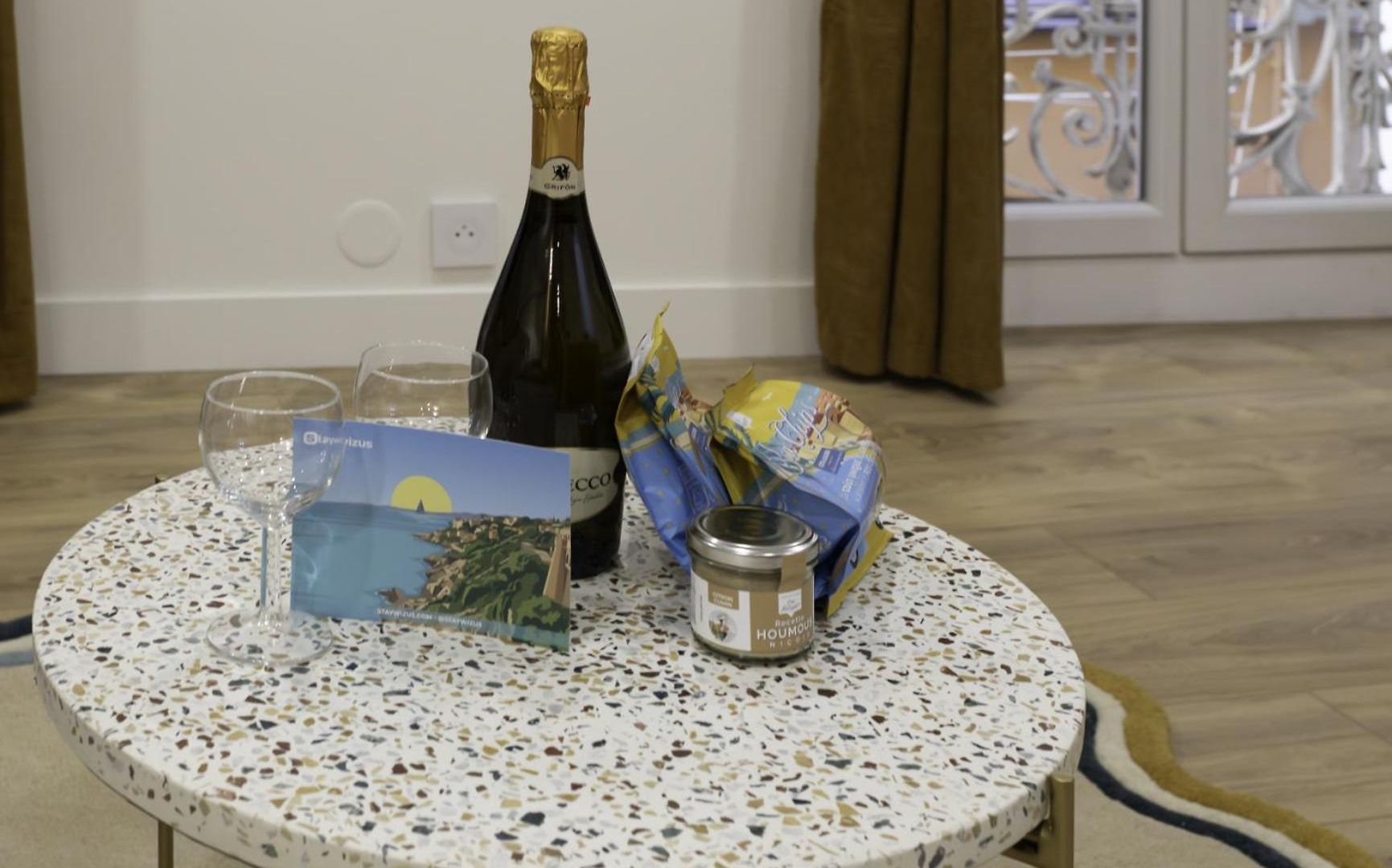 Apartment #20 Staywizus - 1 Bdr Heart Of Old Town Ac Wifi 5 Mins To Sea Nice