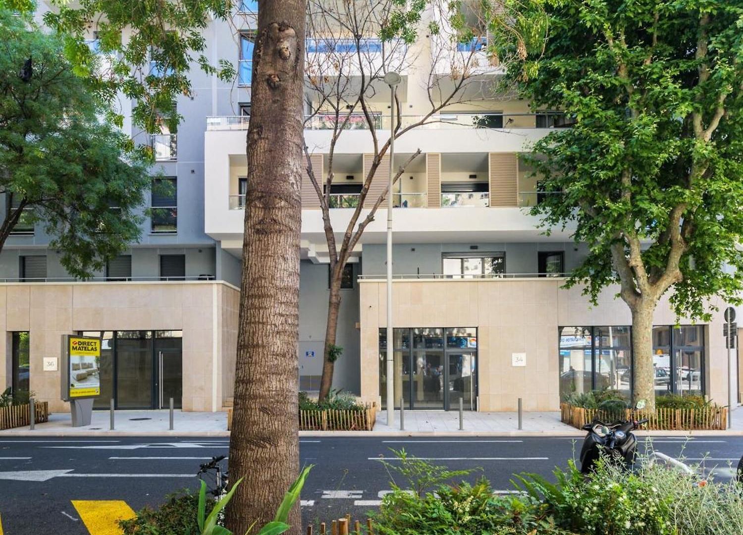 Spacious With Terrace And Parking Apartment Nice