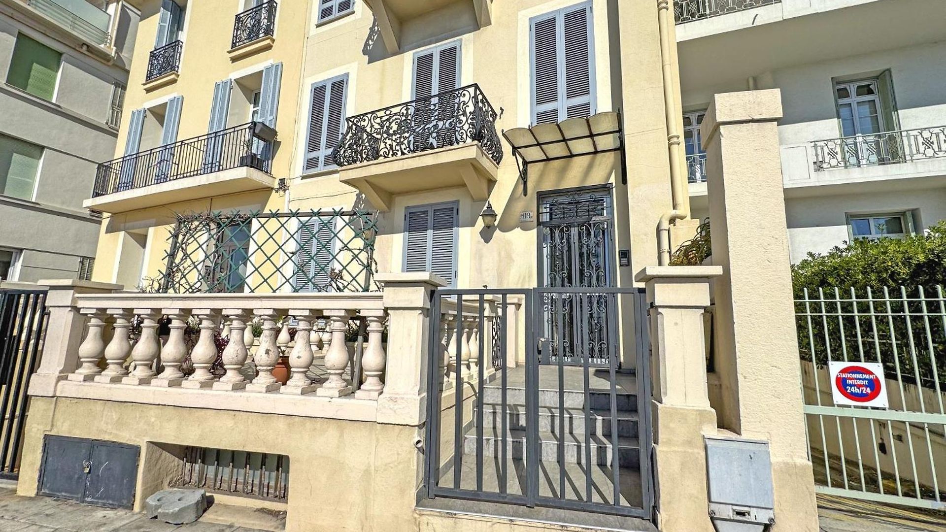 Elegant Sea Front