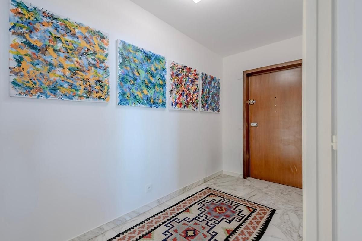 Stunning Sea View 2 Bedroom In Apartment Nice
