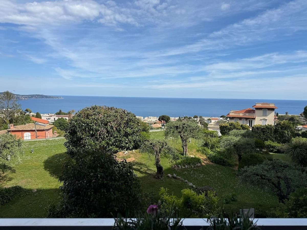 Stunning Sea View 2 Bedroom In Apartment Nice