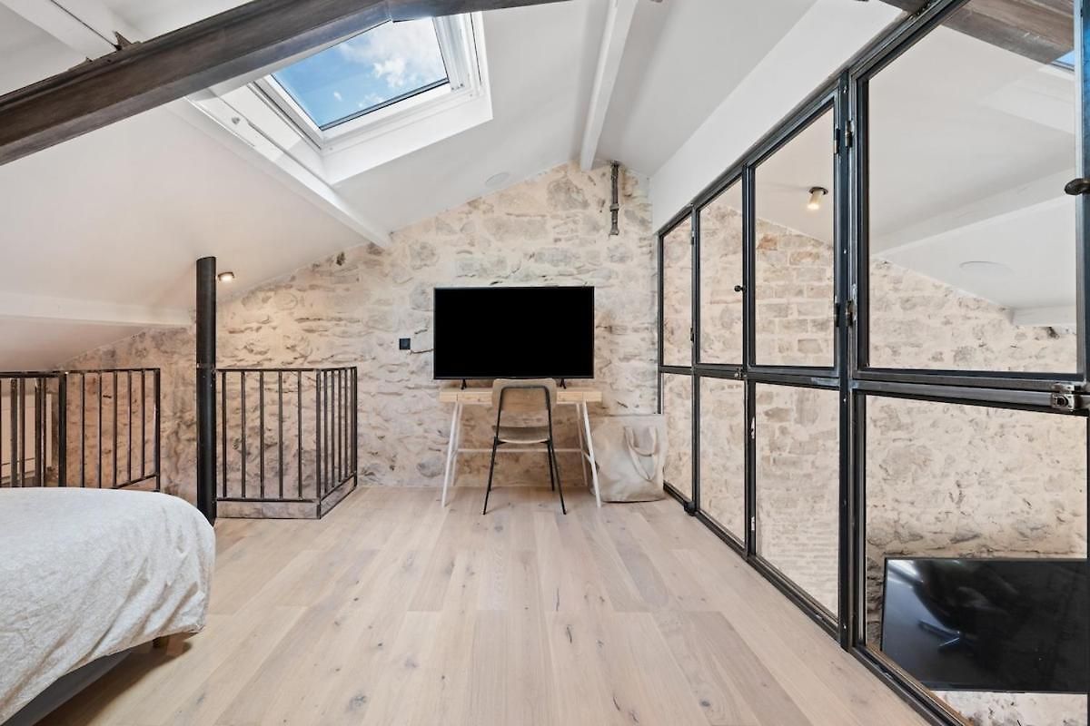 Garibaldi Elegant Duplex With A Soothing View Ac * Nice