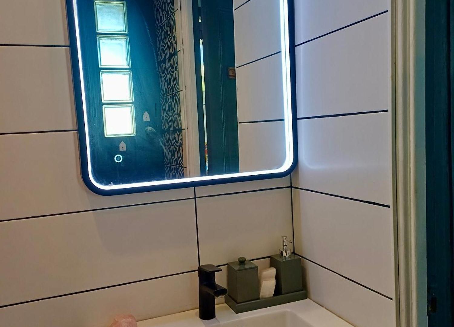 2p Renove Dans Bel Immeuble Nicois De Caractere Apartment *