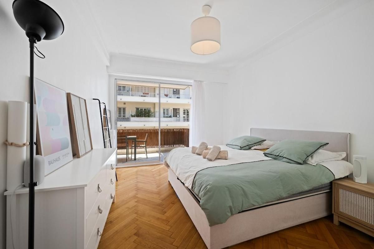 110 M2 Family, 3 Bedrooms Ac And Terrace 8 Min Away Apartment Nice