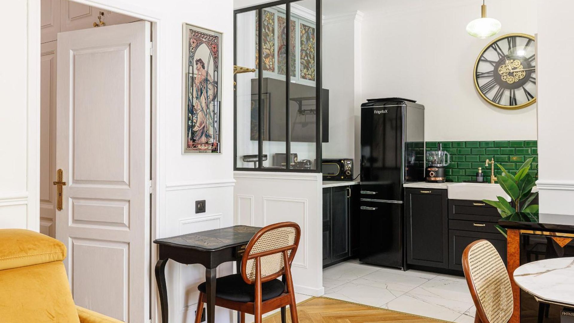 Peaceful 1 Bdr & Large Sunny Terrace - Bail Mobilite Apartment *
