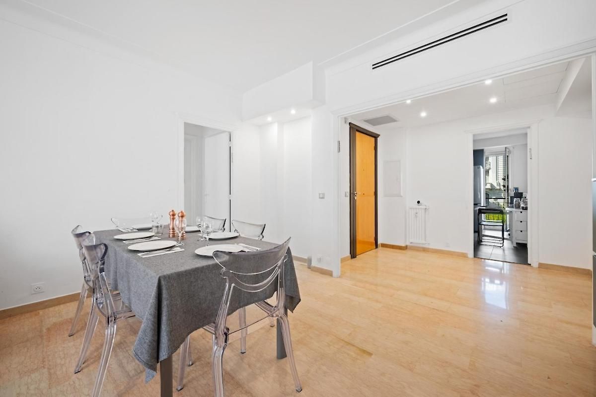 Apartment 110 M2 Family, 3 Bedrooms Ac And Terrace 8 Min Away