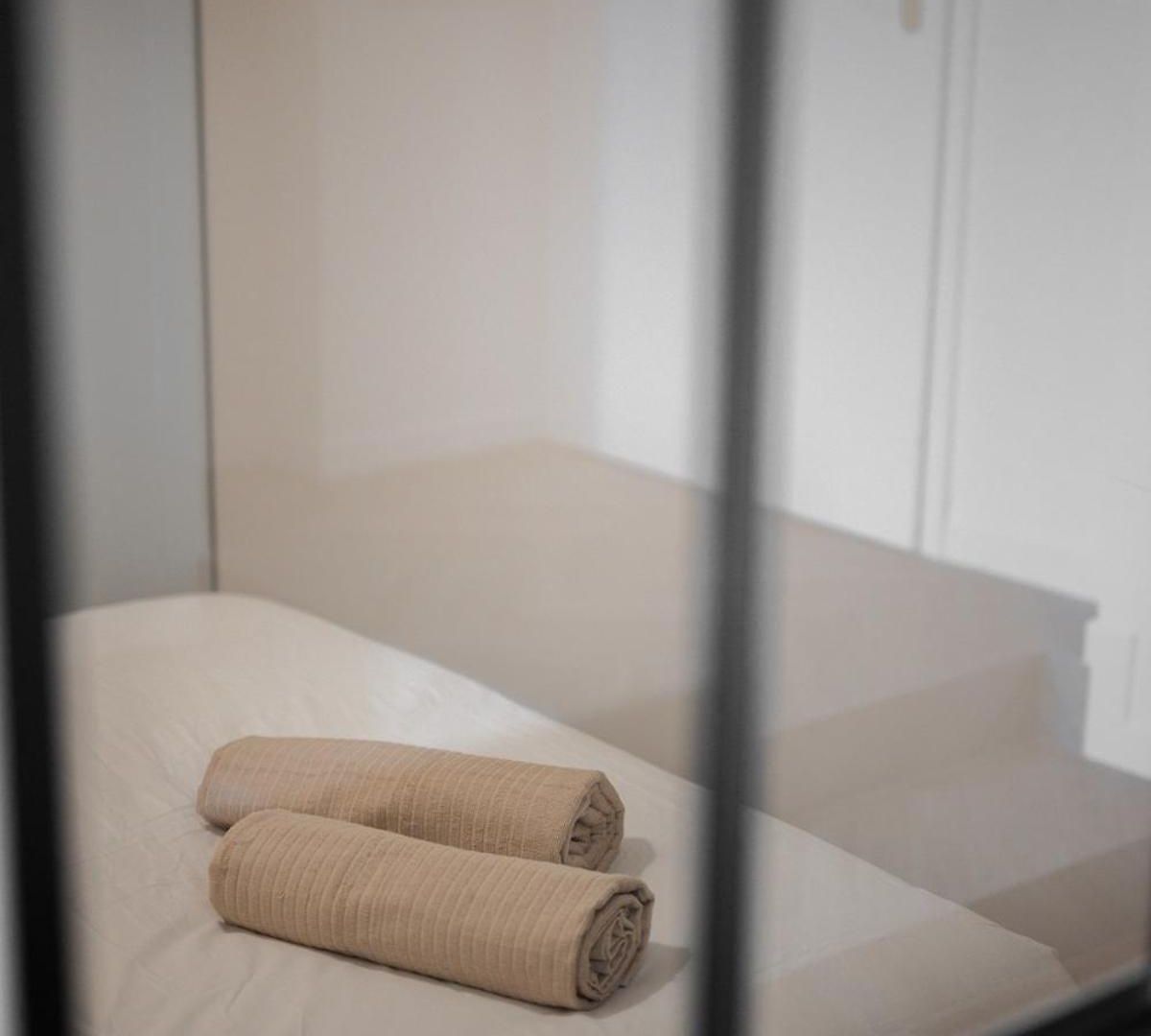 2-bedroom - Sleeps 4 - Place Massena