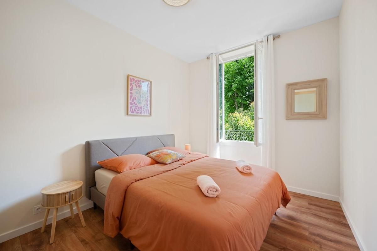 Spacious In Port Of Apartment Nice