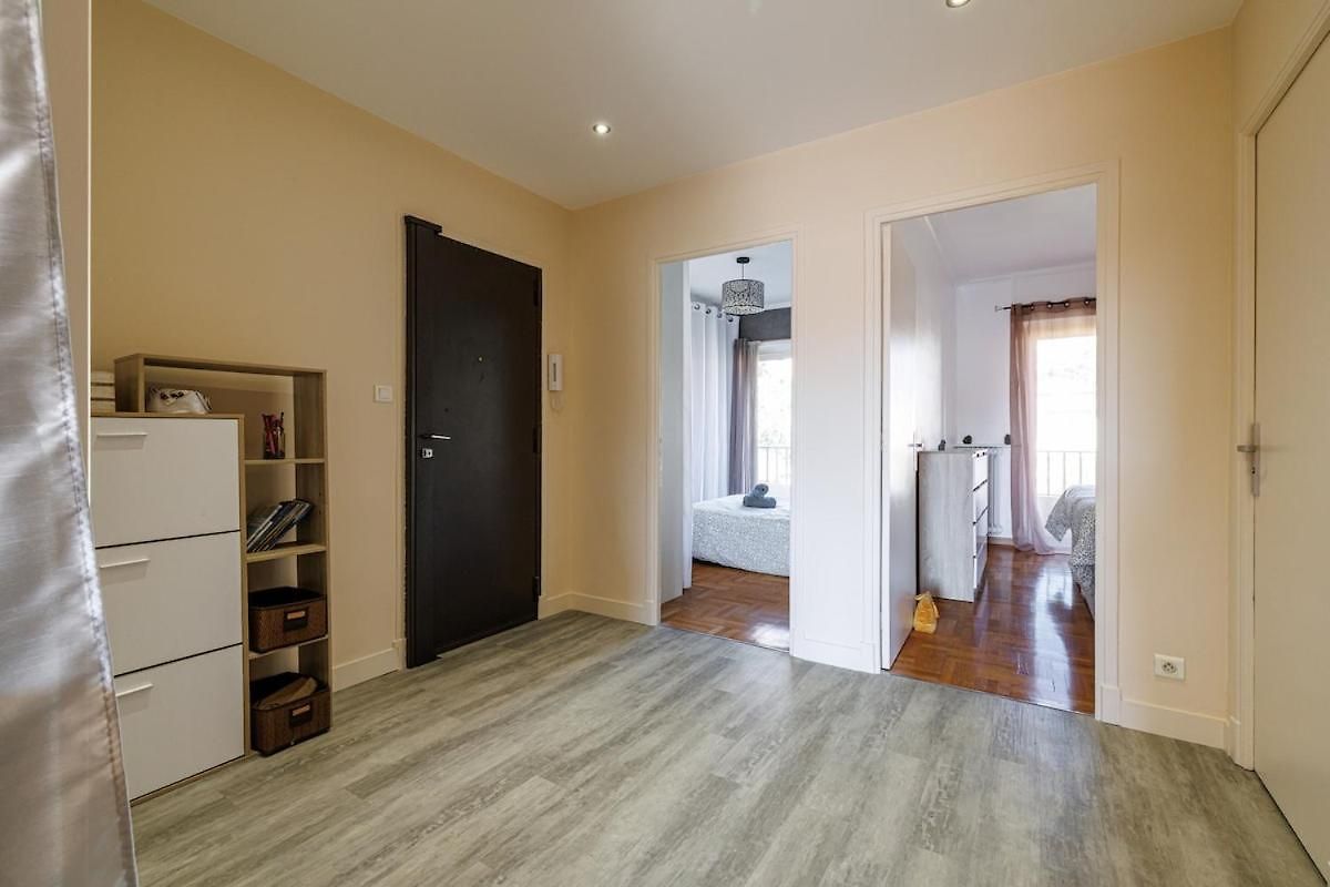 Spacieux T3 Avec Balcon Confort Et Convivialite Nice