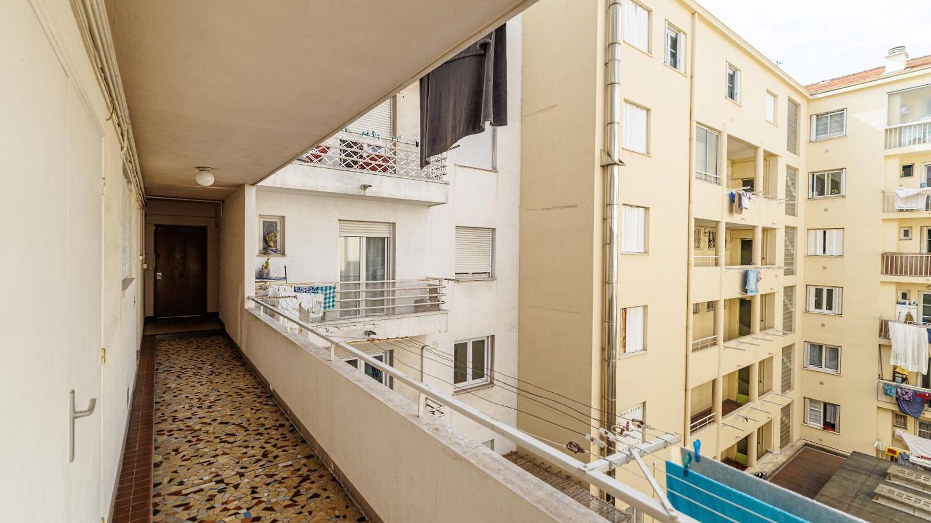 Apartment Comfortable & Bright 2 Bedroom *