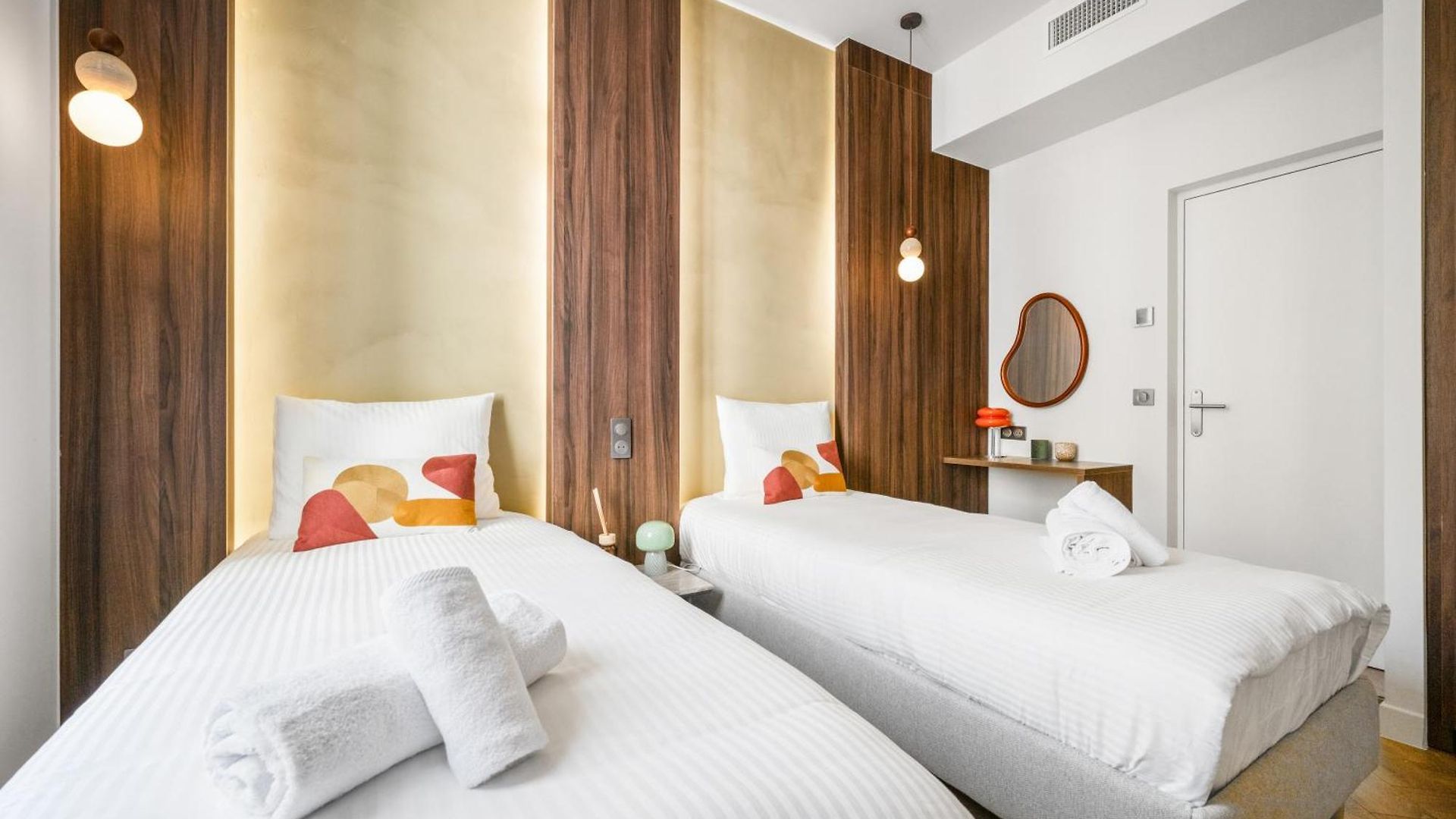 Luxueux, Equipe En Plein Coeur De Ac-parking - 4 Apartment *