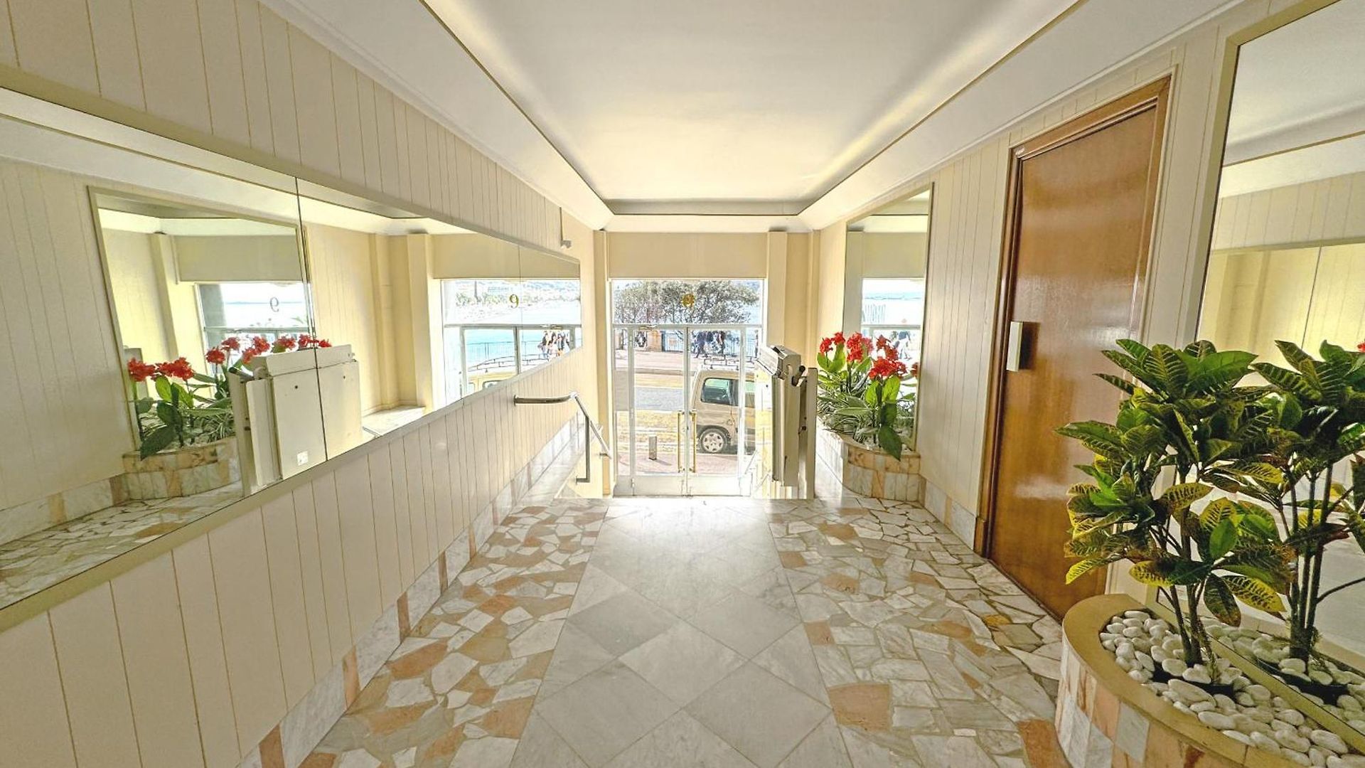 Apartment Exceptional Sea Front French Riviera