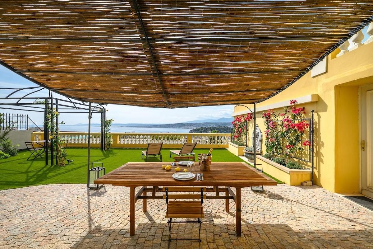 Wonderful Panoramic View With Ac