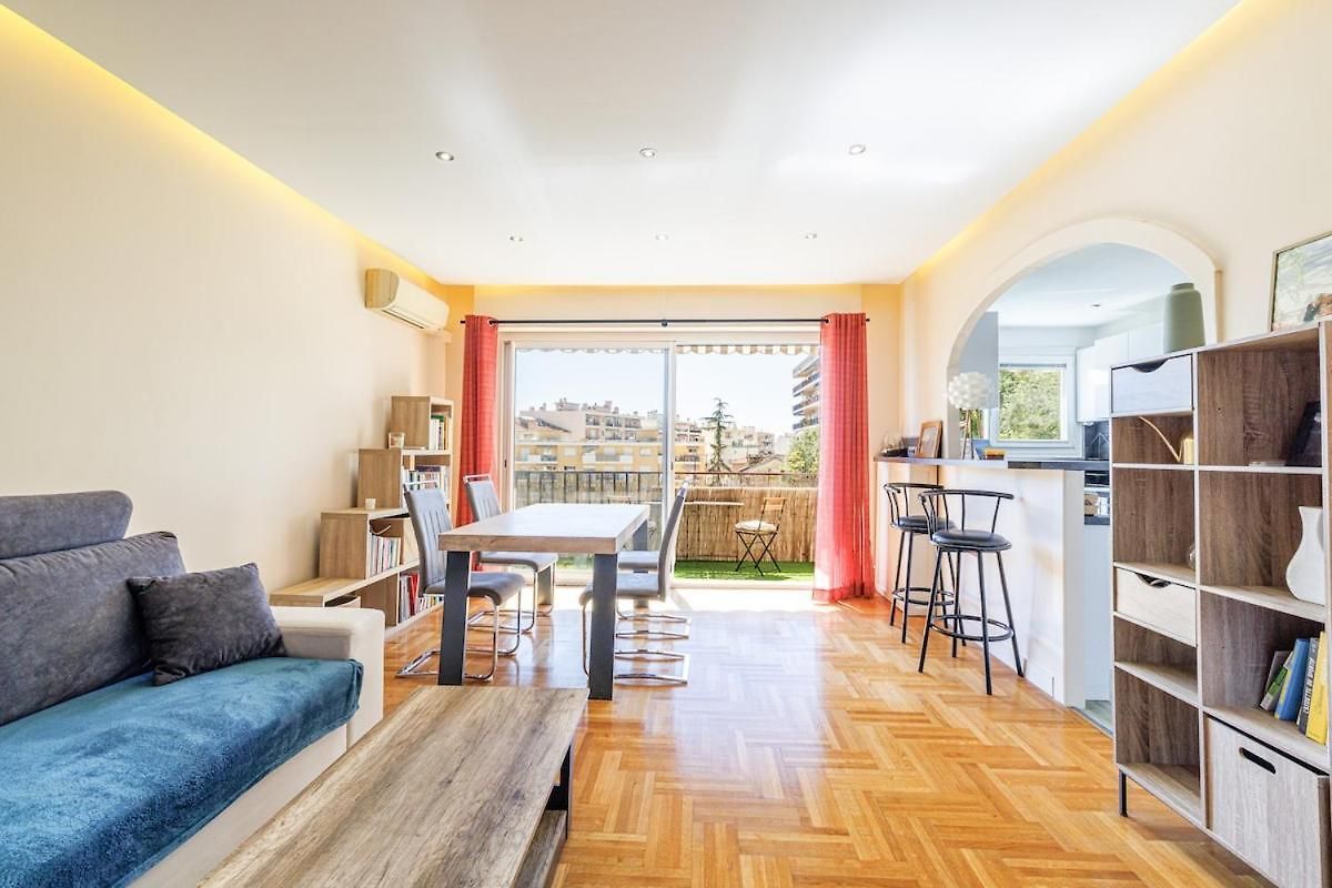 Apartment Spacieux T3 Avec Balcon Confort Et Convivialite