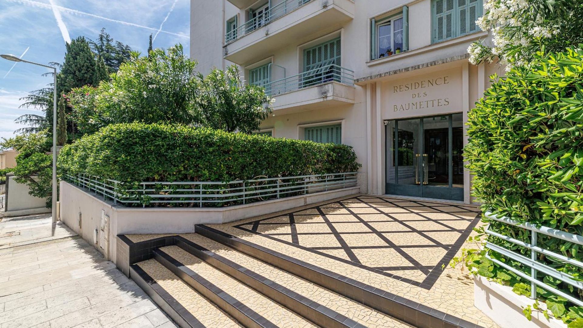 Peaceful 1 Bdr & Large Sunny Terrace - Bail Mobilite Apartment Nice