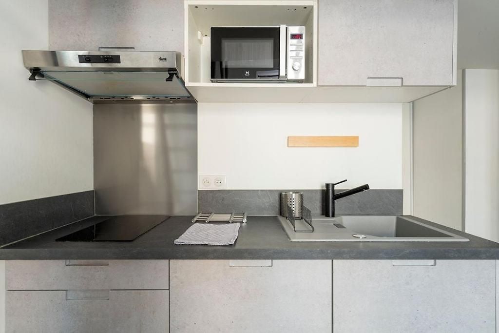 Apartment Unique 2 Biens En 1, Clim, Moderne, A 300m Nice