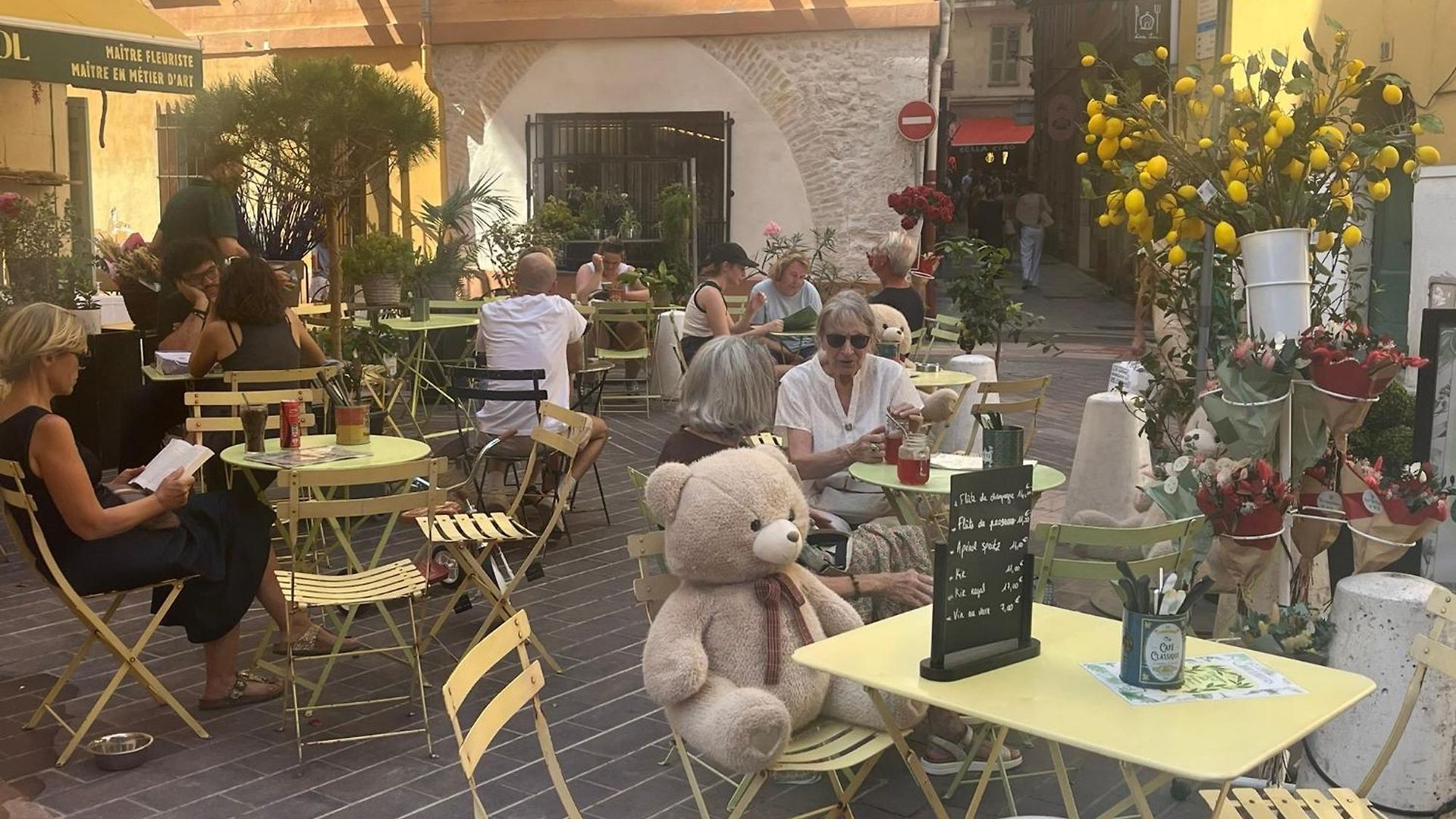 Apartment Unique Dans Le Vieux-nice! Avec Jardin Et Terrasse *