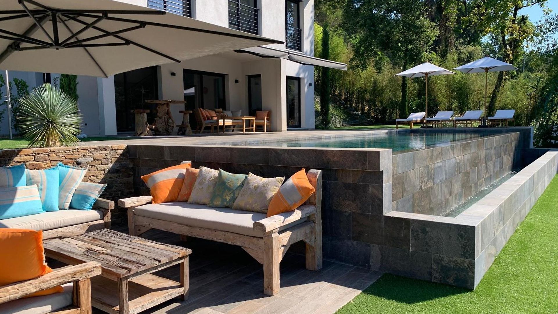 Californian 4 Bedrooms Nice