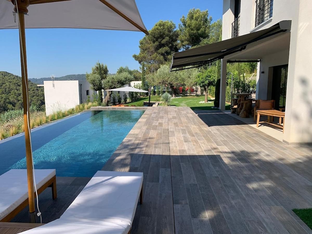 Californian 4 Bedrooms Nice