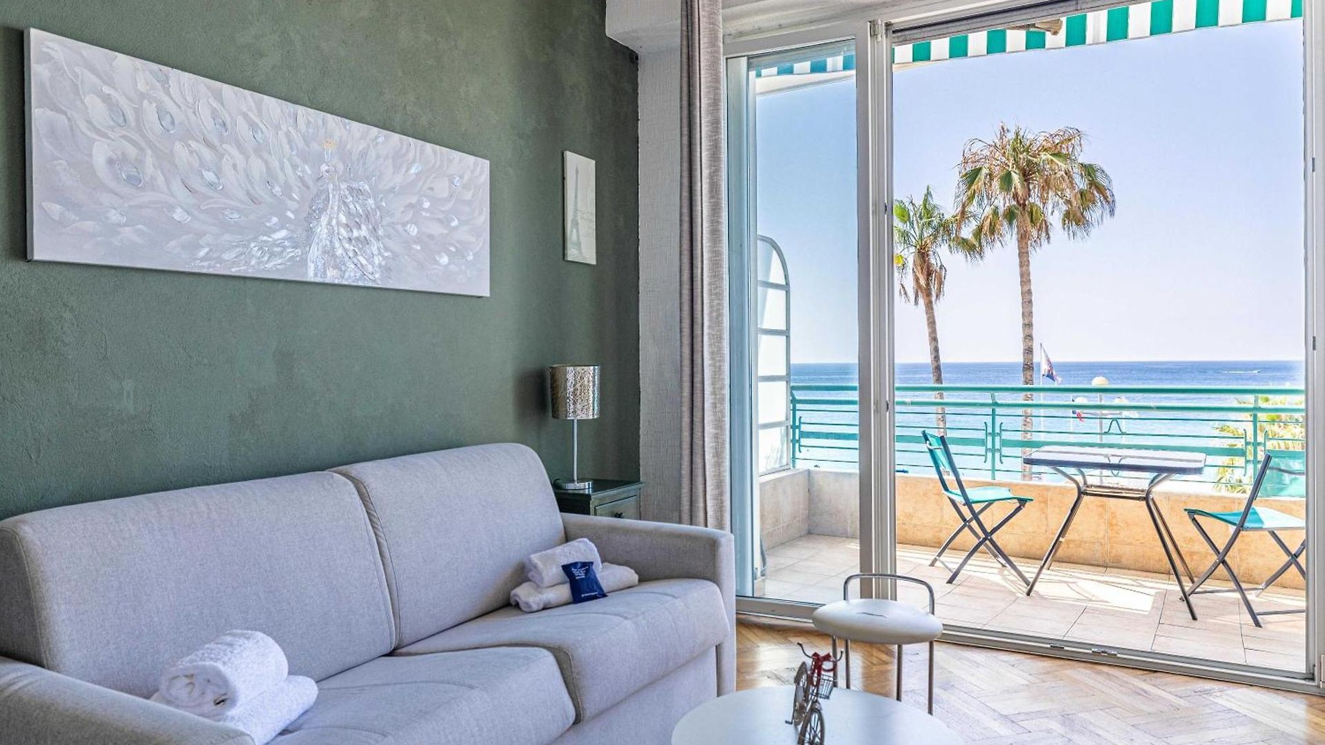 Charming A C 2p By The Seafront - Holiday home