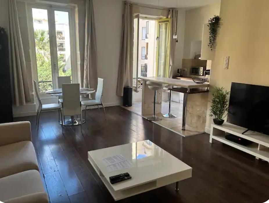 Magnifique 2 Pieces Au Centre De Apartment