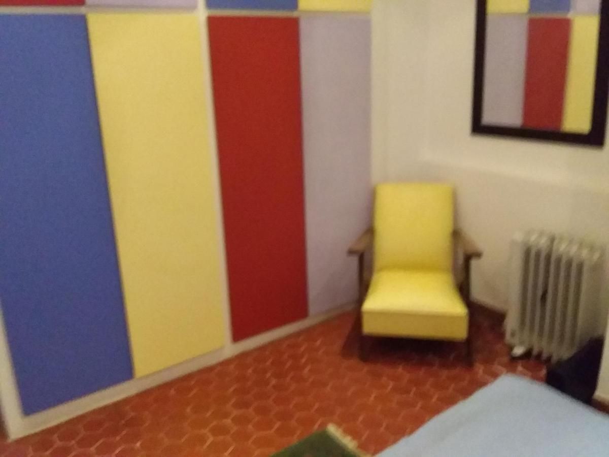 Location In Nice! 2 Bedrooms Sleeps 4