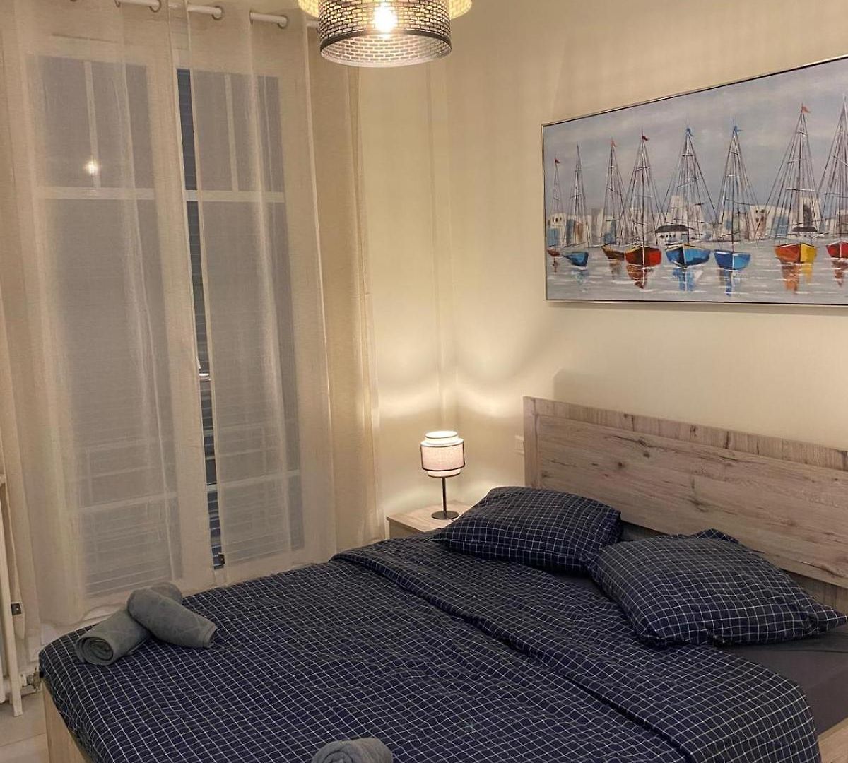 Quiet And Bright In The Heart Of Apartment *